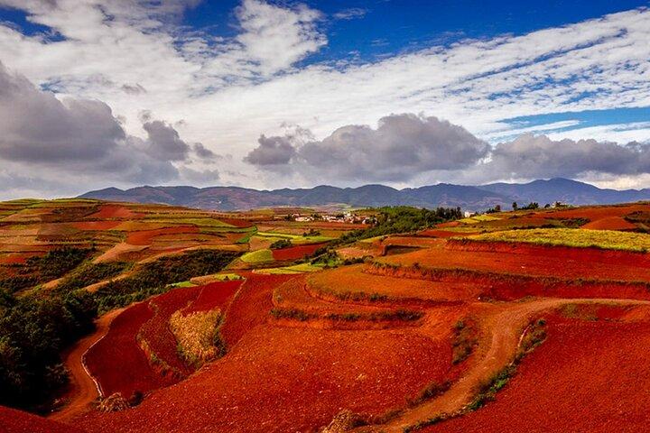 All inclusive Dongchuan red earth tour começa a partir de Kunming