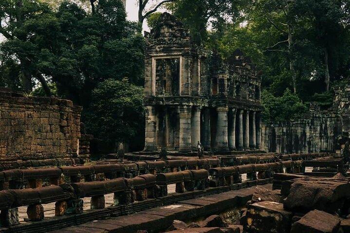 Banteay srei e Gran Circuito di Angkor con Guida Turistica