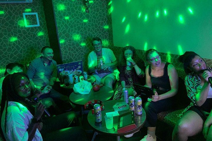 Noches de Osaka: recorrido definitivo por pubs con un guía local experto