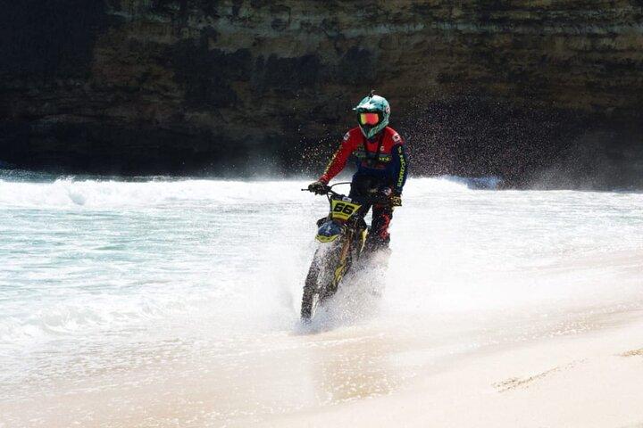 クタロンボクのダートバイクアドベンチャー