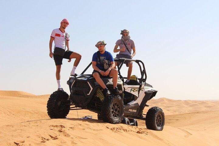 Safari dans le désert de Dubaï avec aventure en quad et balade en buggy