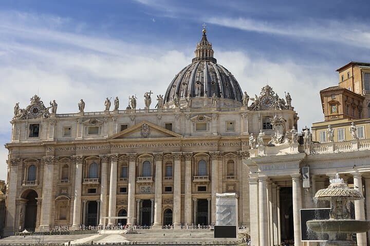 Rome: St. Peter's Basilica, La Pietà and Papal Tombs Tour
