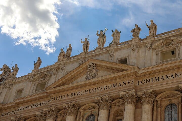 Rome: St. Peter's Basilica, La Pietà and Papal Tombs Tour