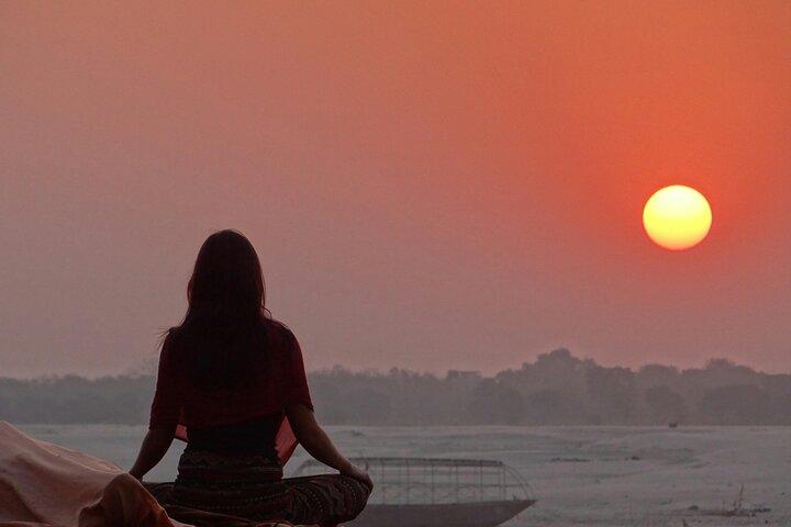 10 timers morgen Ganges tur, herunder Sarnath og Ganga Arti