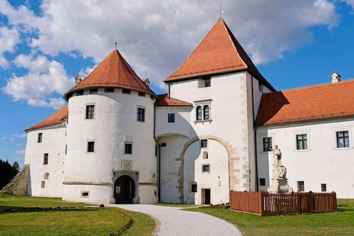 Private Day Tour from Zagreb to Varaždin and Trakošćan Castle