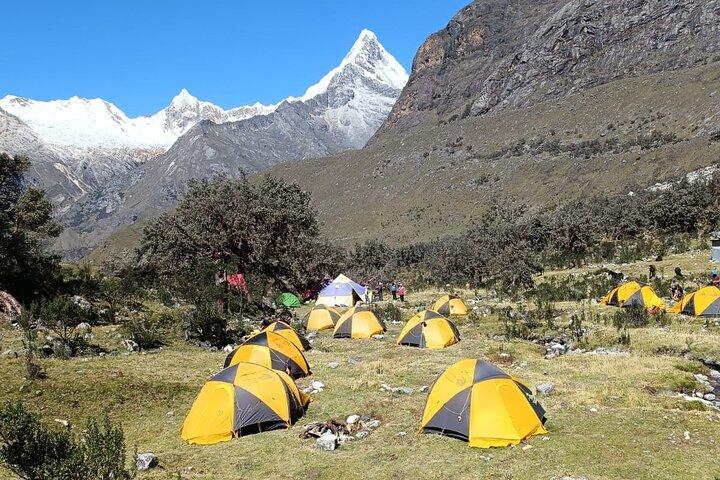 20Day-Santa Cruz Trek Peak Alpamayo 5957 m e Chopicalqui 6354 m