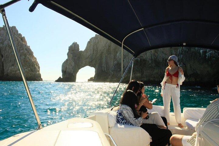 Tour privado en yate por Cabo : El Arco, Lobos Marinos y Playas Escénicas