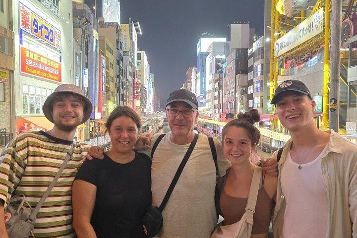 Excursion privée personnalisée d'une journée à Osaka avec voiture AC et Guide