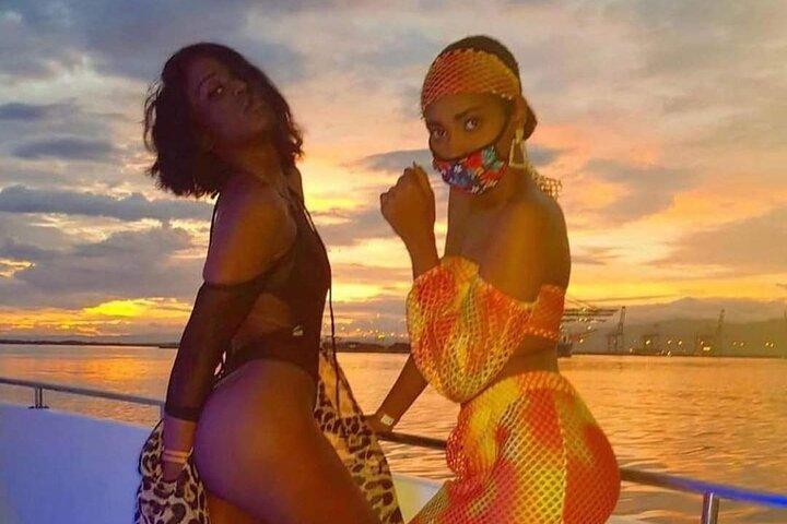 Vrijdagavond Kingston Harbour Cruise en Sunday Beach Cruise