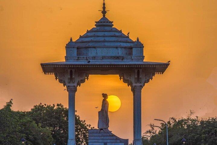 Erkunden Sie Jaipur bei Nacht mit Patrika Gate
