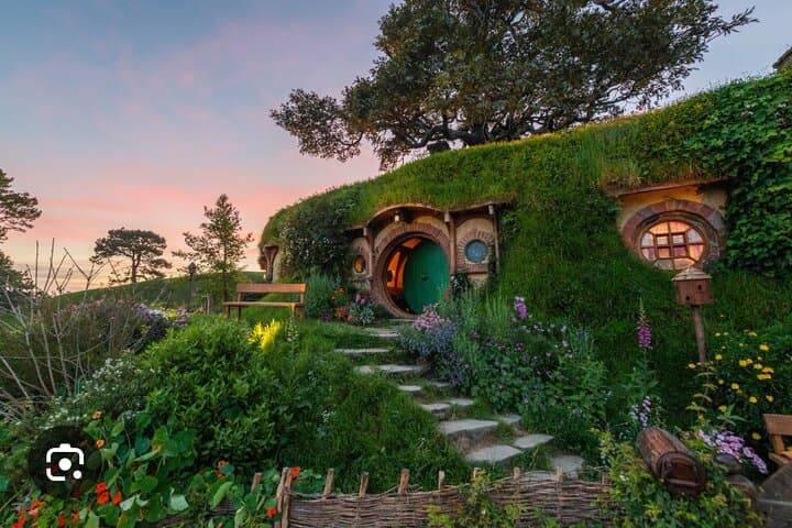 Hobbiton and Waitomo Caves Arrive in Comfort and Style