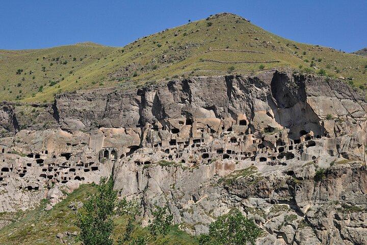 Tour di gruppo di Borjomi Rabati e Vardzia da Tbilisi