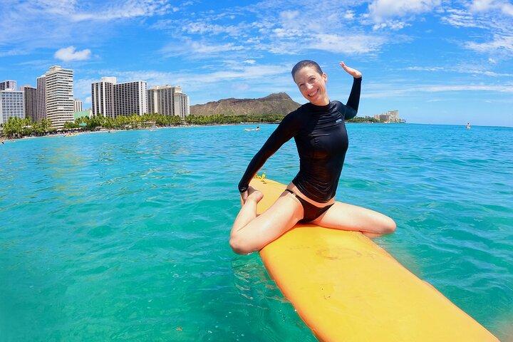 Clase de surf en Waikiki - Instructora