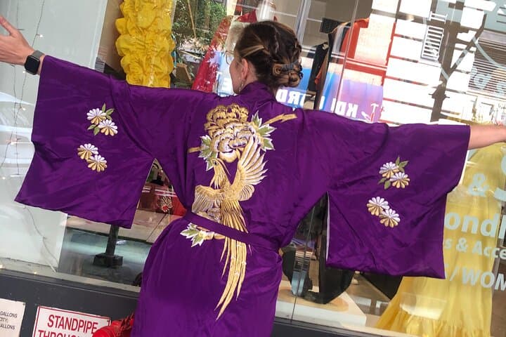 Private Secondhand Bargain Shopping & Styling Tour with a Personal Shopper