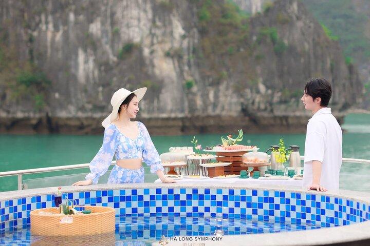 Crociera premium da Hanoi a Ha Long Bay con pranzo a buffet e vasca idromassaggio