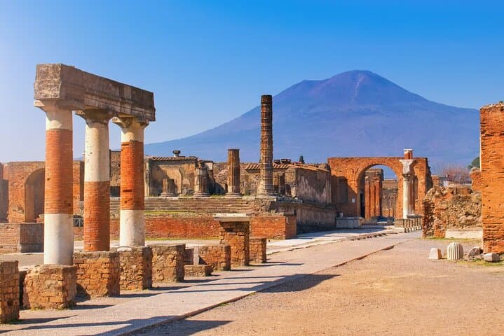 POMPEI Half Day TOUR - Departure from NAPLES Centre (TICKET INCLUDED)