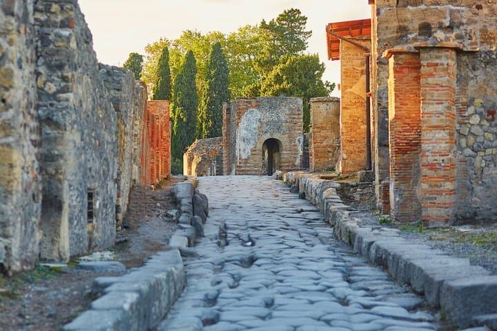 Pompeii & Sorrento Full-Day Tour from Naples+Skip-the-Line+Lunch