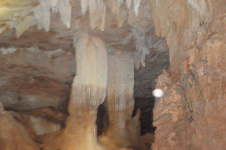 Crystal Cave e Deluxe Cave-Tubing, V.i.V.