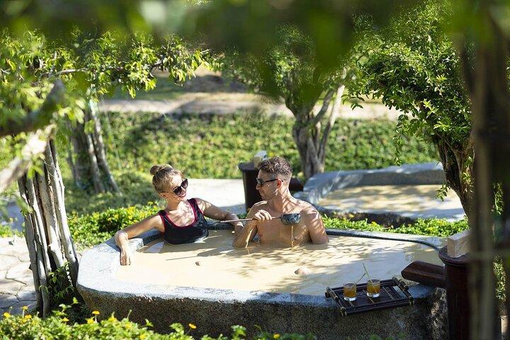 ニャチャンホッピングツアーシュノーケリングBBQランチホンタム温泉