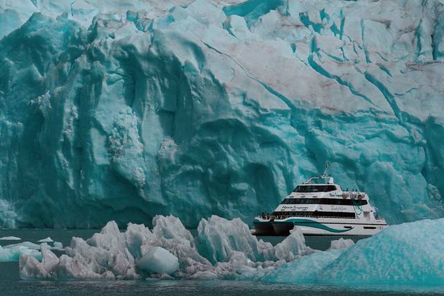 Glacier Cruises