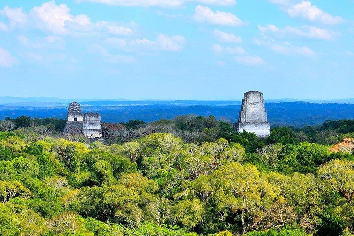 Privat VIP-tur i Tikal från Flores