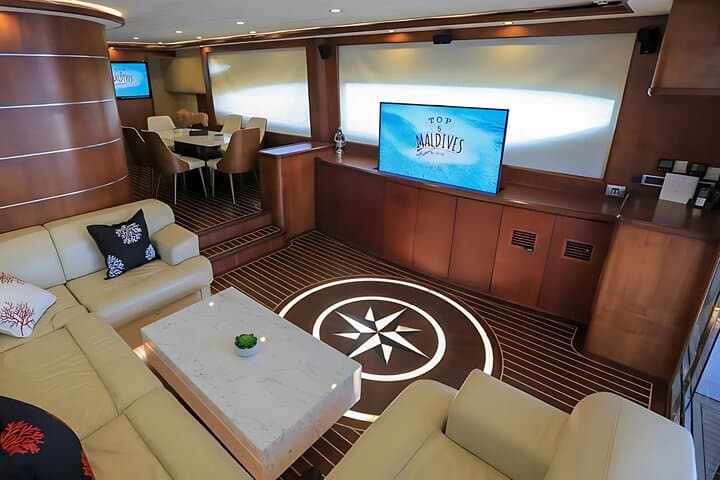 2-Hour Private Bosphorus Luxury Yacht Cruise with Transfers