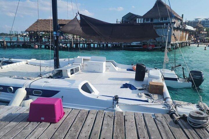 Excursão Isla Mujeres & Beach Club com Open Bar! Catamarã particular