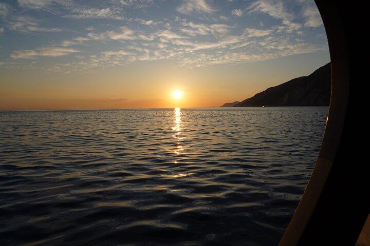 La Spezia: Aperitivo al tramonto con cena in barca