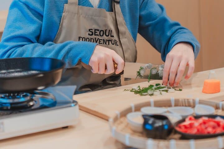 Korean Cooking Class with Grocery Shopping at Seoul Local Market