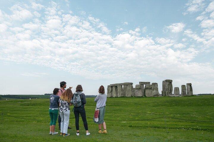 Stonehenge halvdags luksus guidet tur fra Bath for 2-8