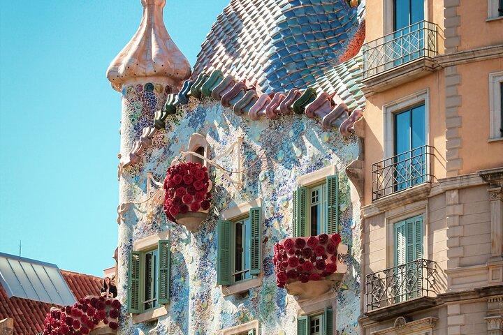 Barcelona Private Car Tour with Hidden Gems and Landmarks