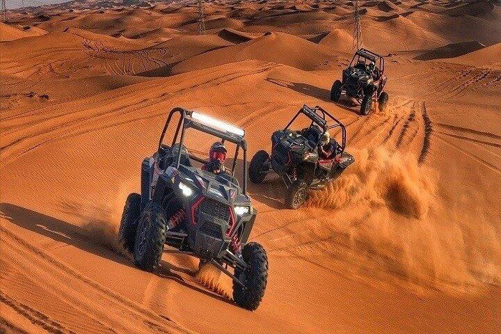 Morgendliche Wüstensafari mit Red Dune Buggy und Kamelritt Dubai