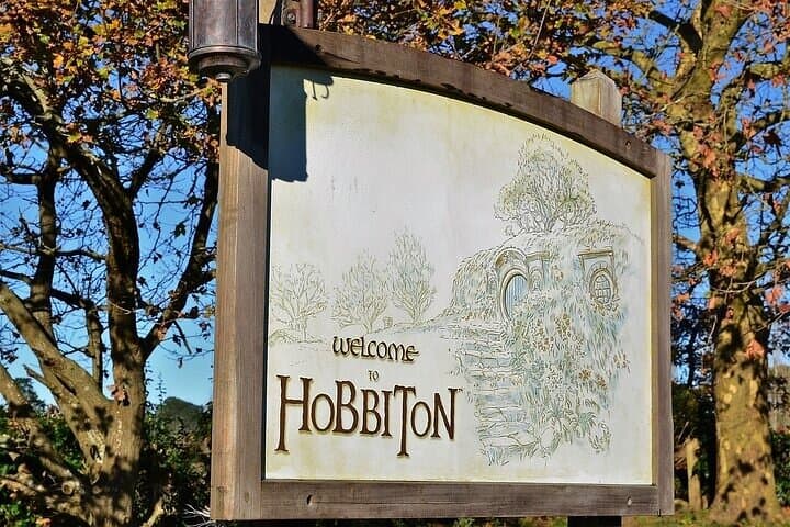 Hobbiton Movie Set & Waitomo Glow Worm Caves Private Tour