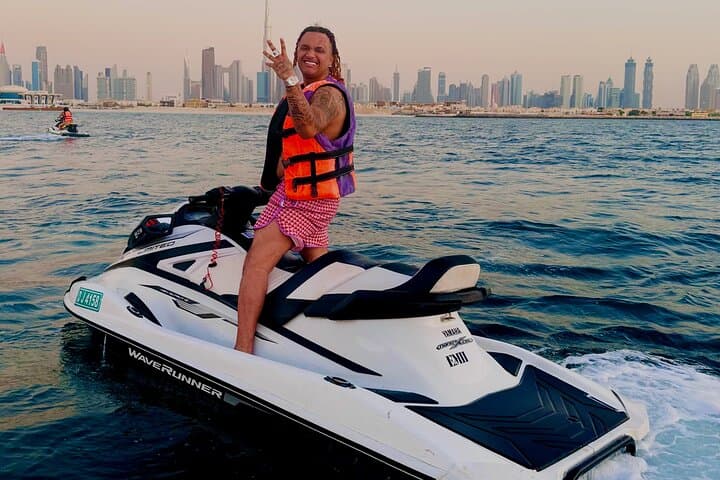Jet Ski : Admire the Skyline & the Majestic Burj Khalifa 30 MIN