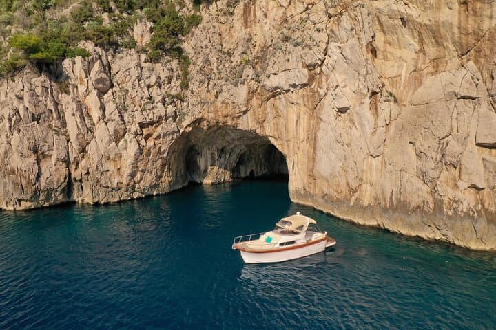 Secret Capri - Private boat tour with City Visit and Blue Grotto