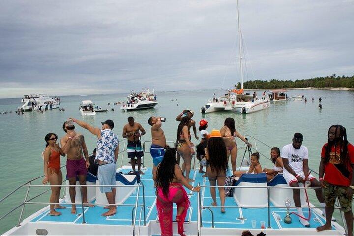 Hip Hop & Afrobeat Party Boat Punta Cana