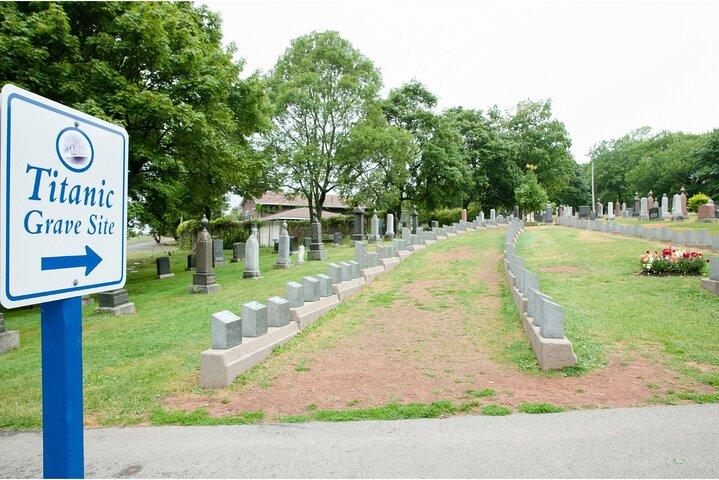 Tour guidato Lunenburg, Mahone Bay e Ovens Park da Halifax