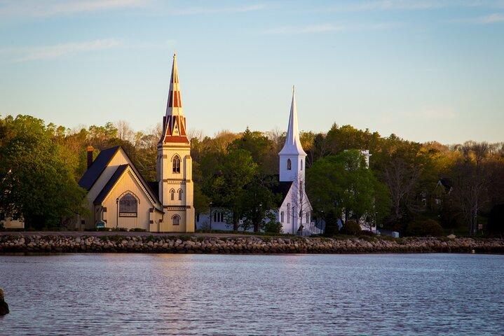 Tour guidato Lunenburg, Mahone Bay e Ovens Park da Halifax