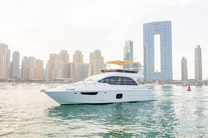 Dubai: 52ft Private Luxury Yacht For Rental