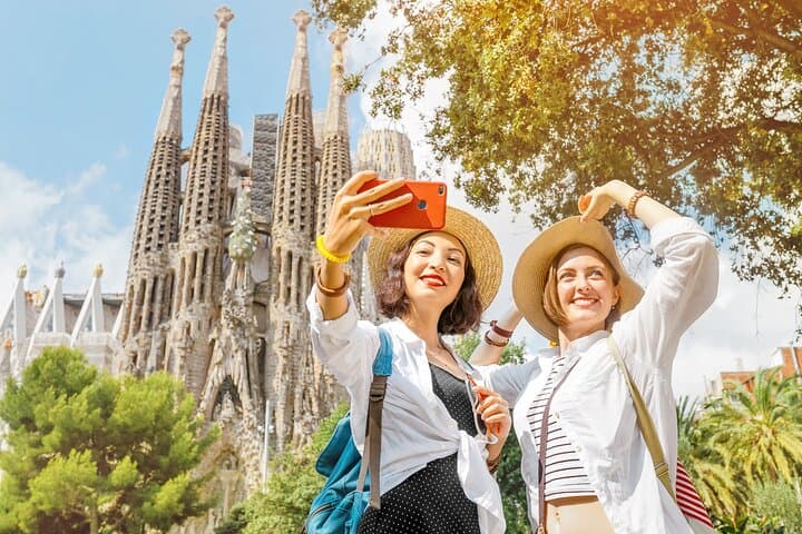 Sagrada Familia and Park Guell Fast Track Guided Tour