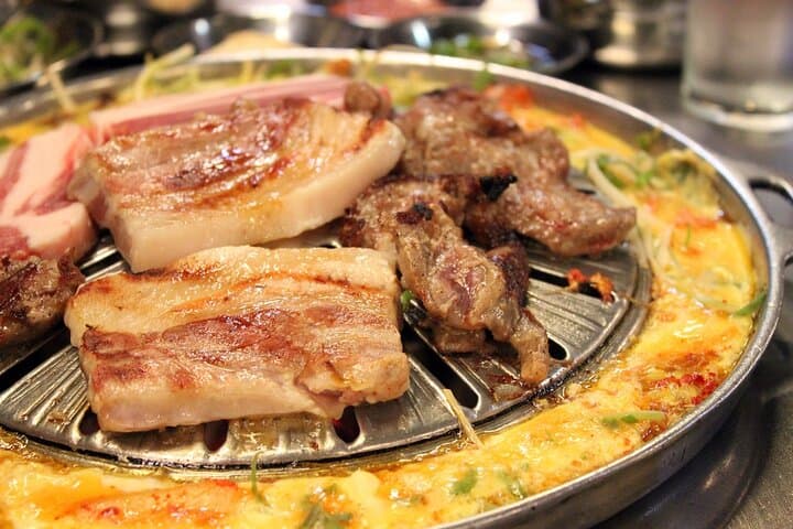 Seoul: Anthony Bourdain-Inspired BBQ and Pub Experience