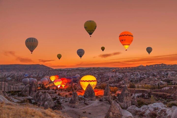 Kappadokiengeist : 3-tägige Tour mit Heißluftballonfahrt