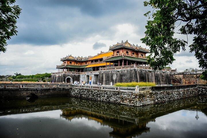 Tour privato della città imperiale di Hue dal porto di Chan May