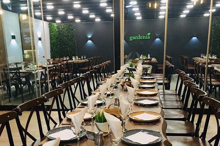 Traditionell Balkankväll i restaurang Gardenia Skopje