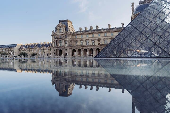 Express Louvre Masterpieces Guided Tour & Sommelier Wine Tasting
