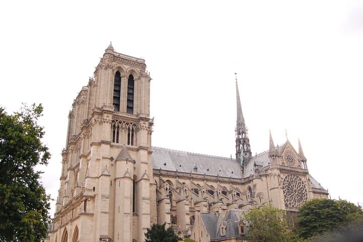 45m Notre Dame tour - fast line entrance