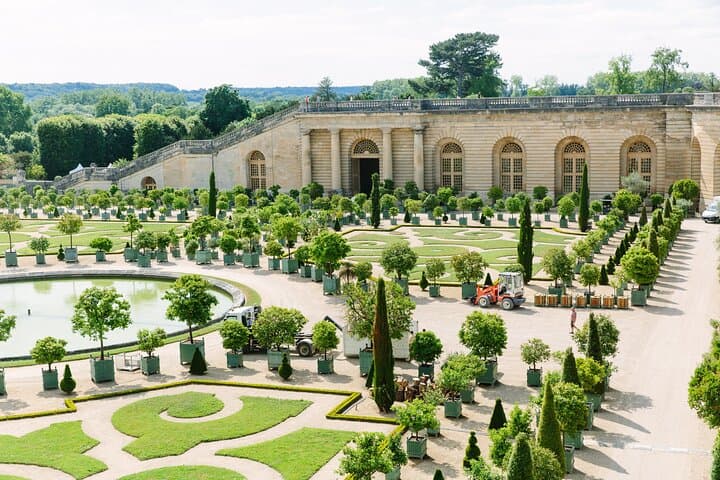 Versailles Half Day Bike Tour with Marie Antoinette's Hamlet