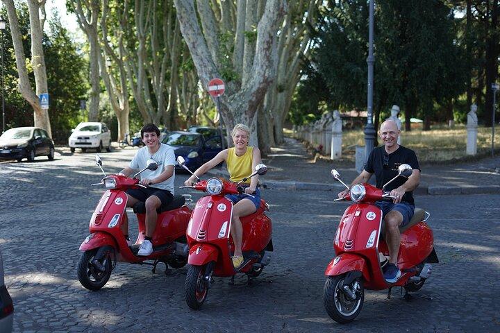 Verken Rome per Vespa met ophalen en afzetten