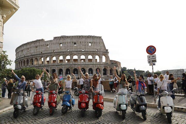 Verken Rome per Vespa met ophalen en afzetten