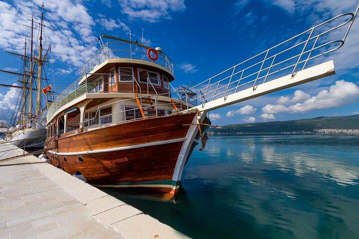 Dagtocht Boka Bay vanuit Budva met gids